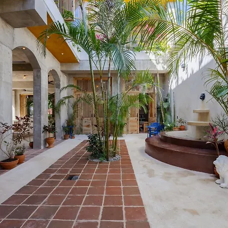 El Mambo Boutique Hotel-2